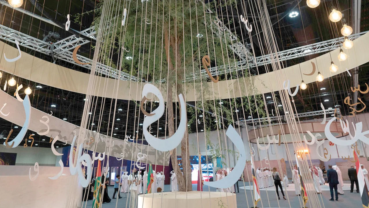 مبادرة بركتنا.. مركز أبوظبي للشعر يطلق برنامجه الثقافي المخصص لكبار المواطنين